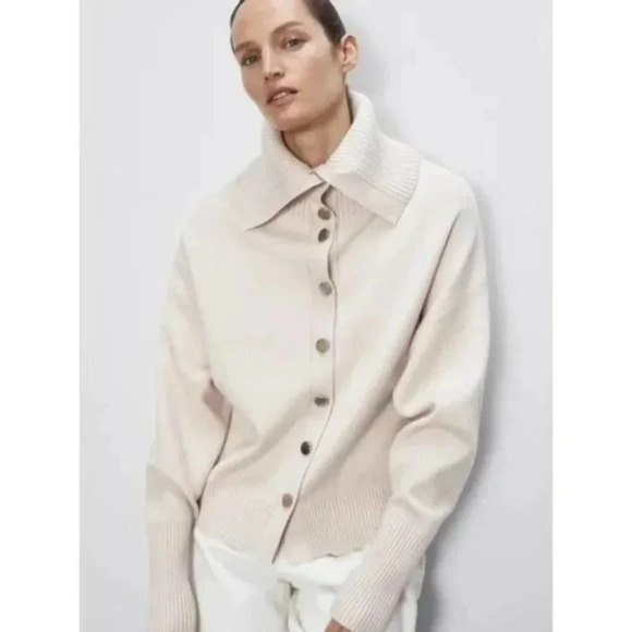 Zara  Knit High Neck Collar Gold Button Cardigan Sweater Ecru Cream Size Small - Picture 1 of 8